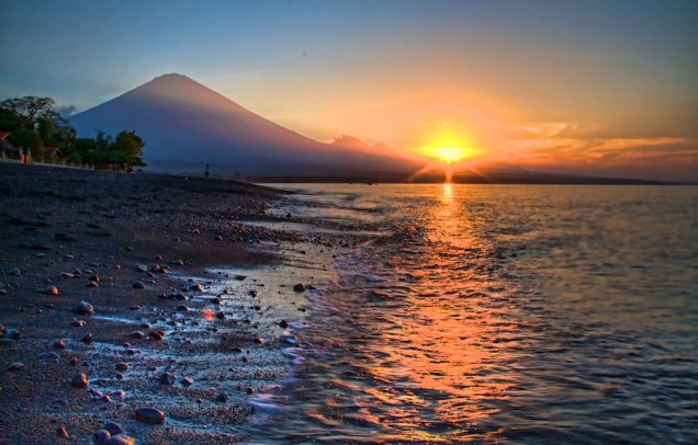 sunset-with-mount-agung-in-amed-bali-indonesia-the-19th-highest-point-on-islands-worldwide